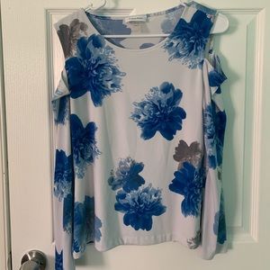 Floral long sleeves cold shoulder top